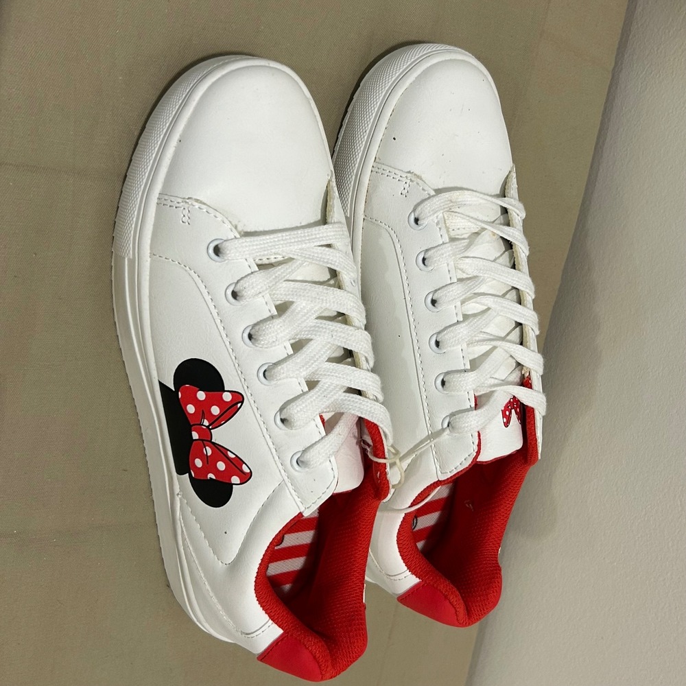 White Minnie Mouse shoes size 9 - Picture 2 of 4